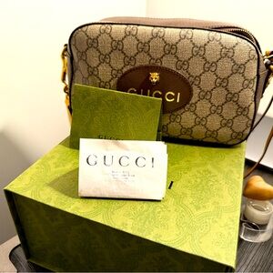 GUCCI Neo Vintage GG Supreme Small Messenger Bag Green Red Web Strap 476466